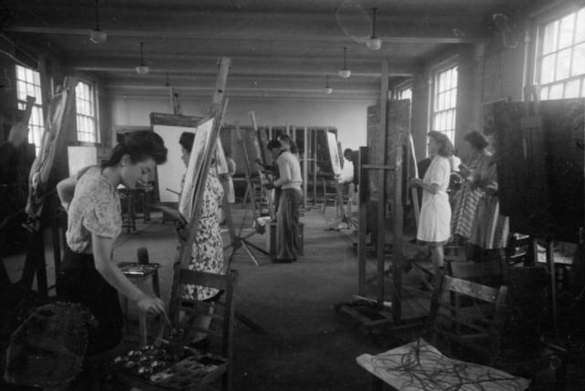 Goldsmiths College students at the University of Nottingham in 1944