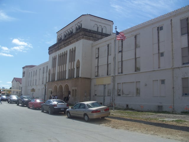 Miami Senior High School, Miami's oldest continuously used high school structure