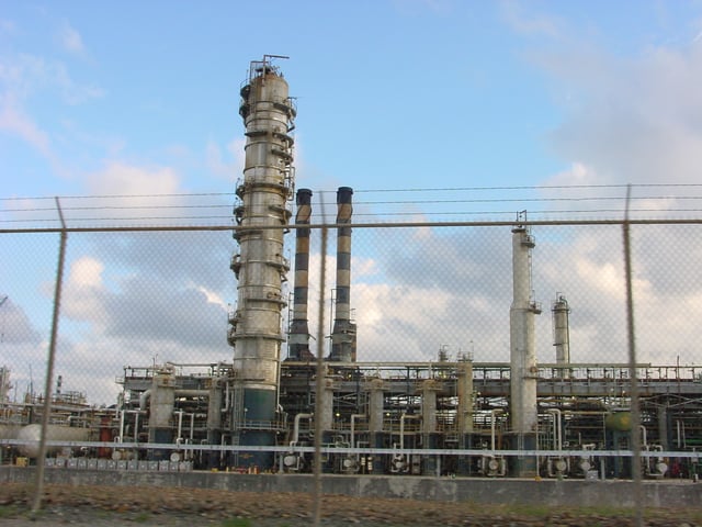 HOVENSA oil refinery