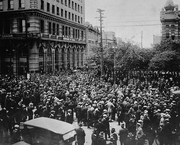 Crowd gathered outside the old City Hall during the Winnipeg general strike, 21 June 1919