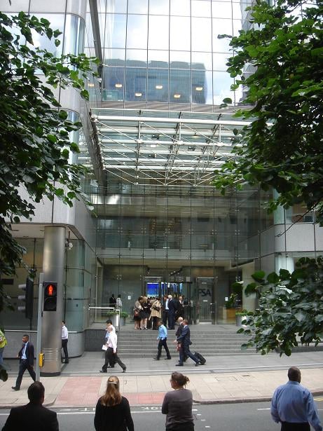 Main entrance – 25 North Colonnade (Canary Wharf, London) – FSA building
