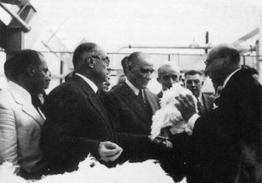 Atatürk and Celâl Bayar visiting the Sümerbank Nazilli Cotton Factory, which was established as a part of the cotton-related industry