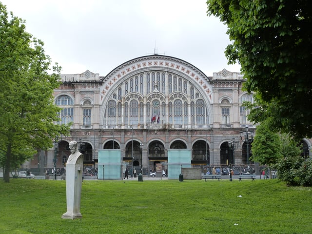 Porta Nuova main railway station, in front of Piazza Carlo Felice square (before restyling).