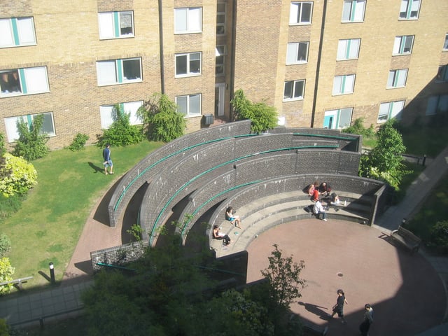 The courtyard of Dinwiddy House