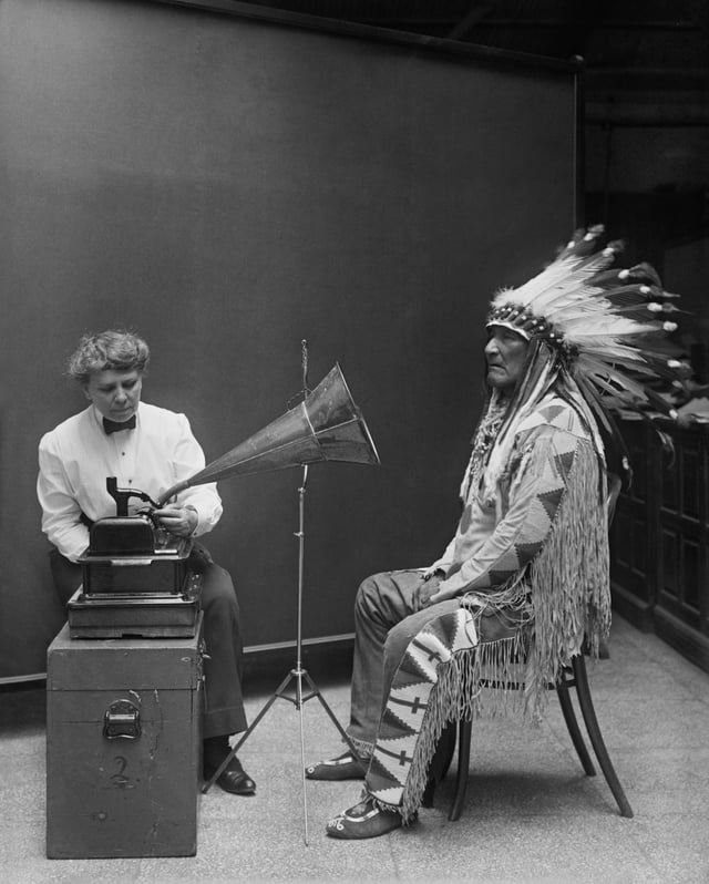 Ethnomusicologist Frances Densmore recording Blackfoot chief Mountain Chief (1916)