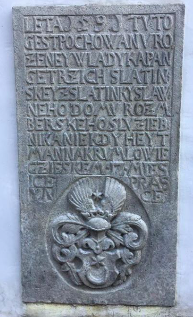 A headstone in Český Krumlov from 1591. The inscription features the distinctive Bohemian diphthong   /ɛɪ̯/, spelled ⟨ey⟩.