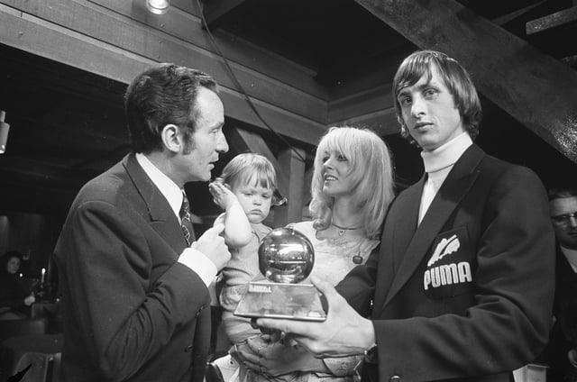 Cruyff receiving the 1971 Ballon d'Or