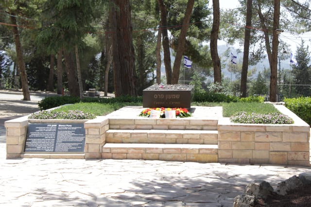 Peres' grave on the Great Leaders of the Nation section of Mount Herzl