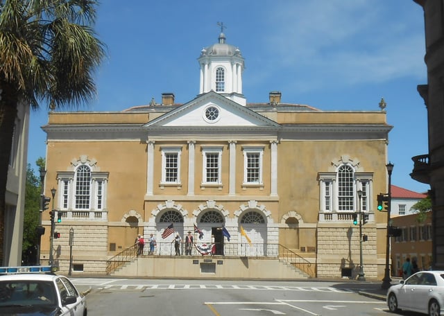 Old Exchange and Provost Dungeon built 1767 on Broad St.