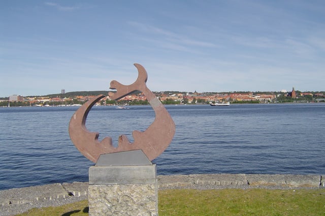 Storsjöodjuret is commonly represented by this figure.