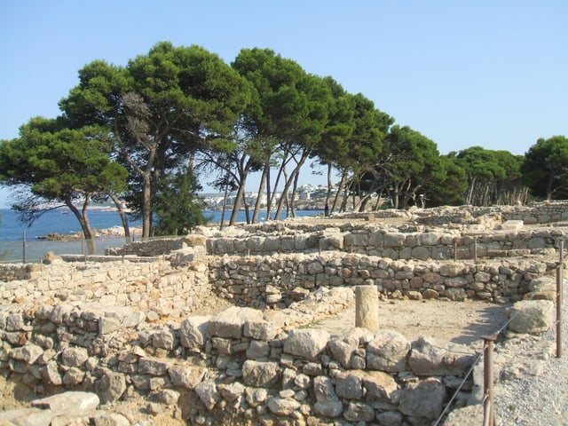 Ruins of a peristyle home from the Greek period of Empúries