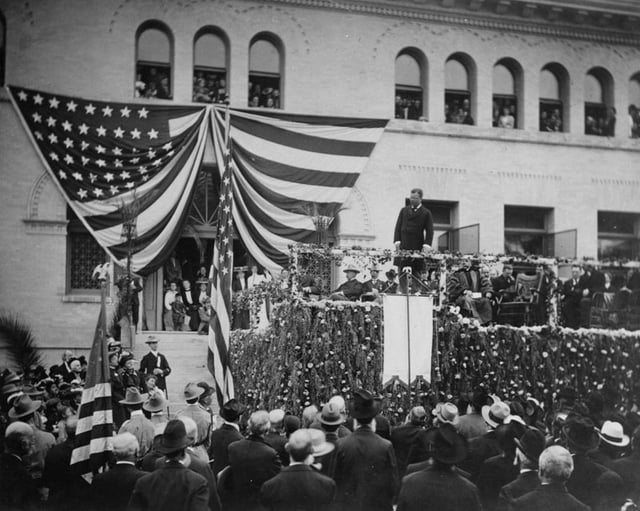 President Theodore Roosevelt speaks at Pomona, 1903