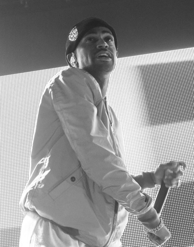 Sean performing in April 2015.