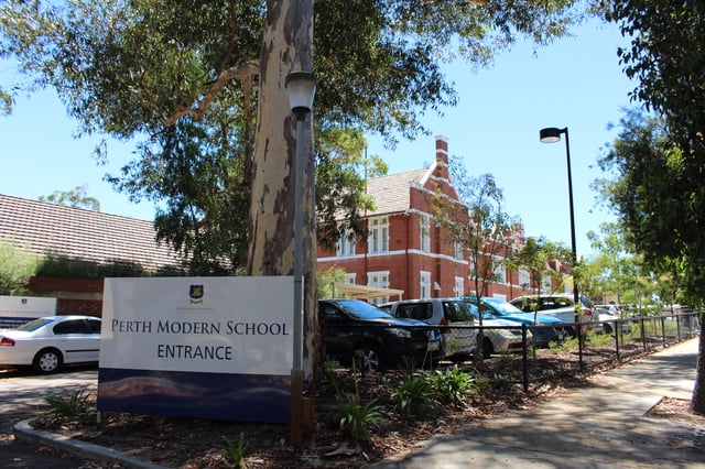 Perth Modern School, Perth's first public high school