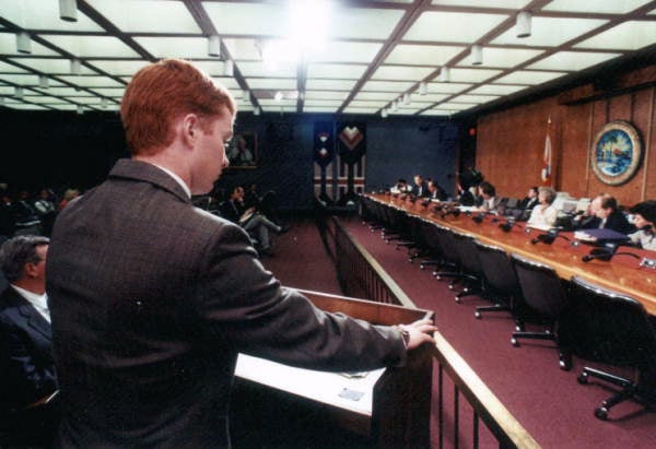 Putnam addressing a House Committee in 1998