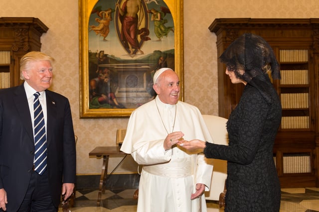 Melania Trump with Pope Francis in Vatican in May 2017