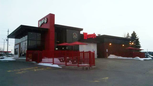 A Wendy's restaurant in Kingston, Ontario, built just before the introduction of the new logo in 2012