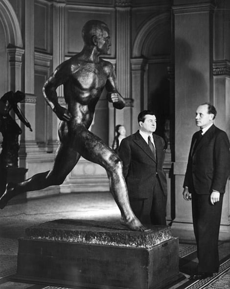 Nurmi, Wäinö Aaltonen and the statue of Nurmi in the Ateneum museum