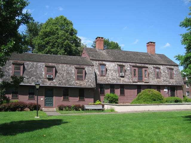 Squire Stanley House, built 1690–1750 and visited in 1775 by George Washington. The Choate School began here in 1896. It is now a third form (first-year) girls dormitory.