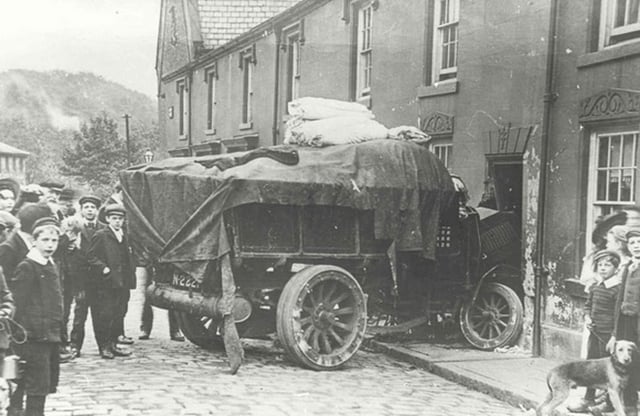 Truck collision with house in Compstall, United Kingdom (1914)