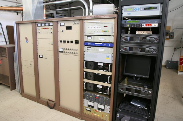 FM broadcast transmitter of radio station KWNR, Las Vegas which transmits on 95.5 MHz with a power of 35 kW