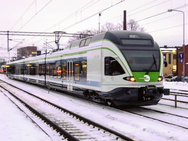 Finnish Sm5-class EMU in Riihimäki