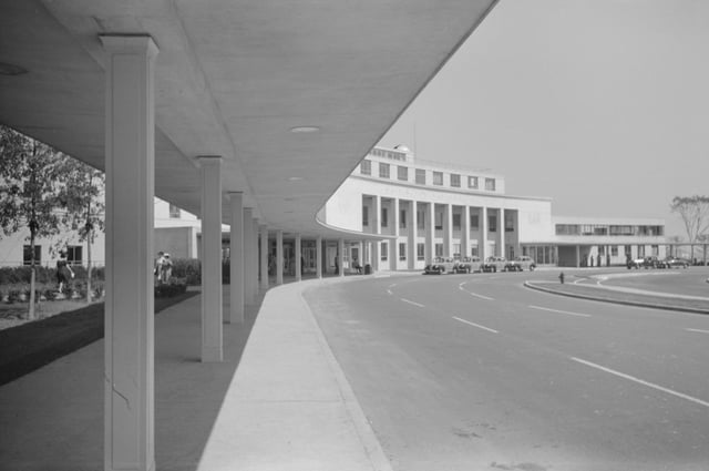 Terminal building in July 1941, shortly after it opened. Photograph by Jack Delano.