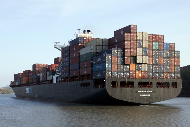 Forty-five-foot containers can be seen sticking out 2 1⁄2 feet (0.76 m), as part of the forty foot container stacks at the back of this ship.