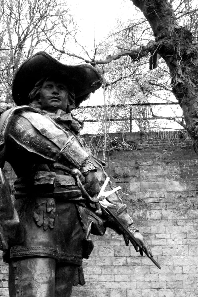 Statue of d'Artagnan in Maastricht