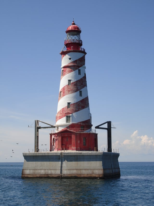 White Shoal Light