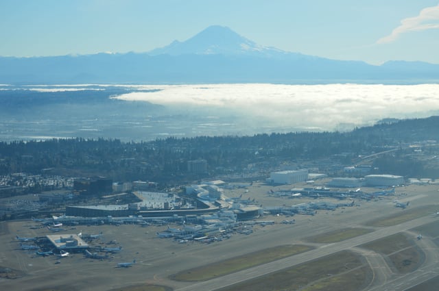 Sea–Tac terminal buildings with Mt. Rainier in the distance