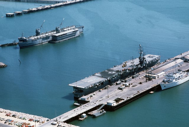 The Spanish Navy aircraft carrier Dédalo (R01) tied up at a pier at Naval Station Rota.