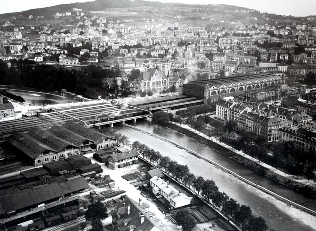 The Hauptbahnhof in a photo by Eduard Spelterini, ca. 1907.