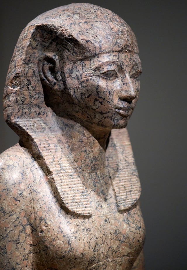 A stone statue of Hatshepsut