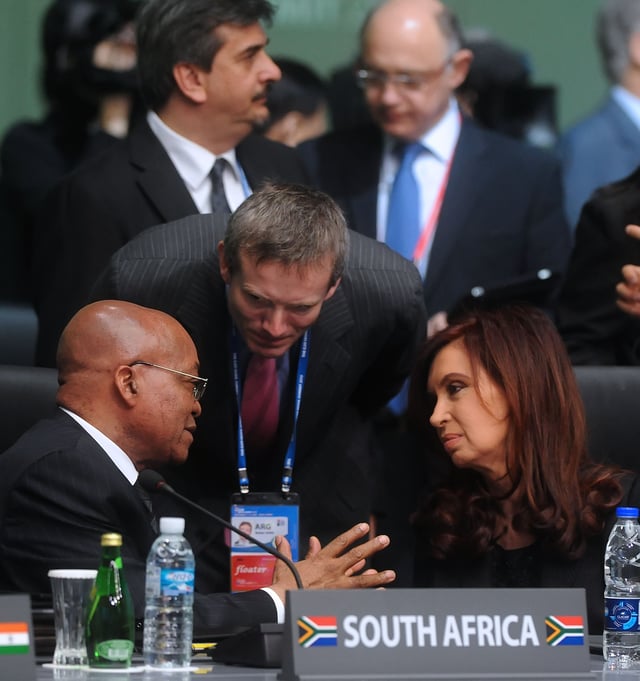Argentinean President Cristina Fernández and South African President Zuma in discussion
