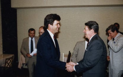 Bush greeting President Ronald Reagan in 1986