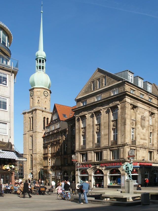 Gamete of Dortmund, old market square with St. Reinold's Church
