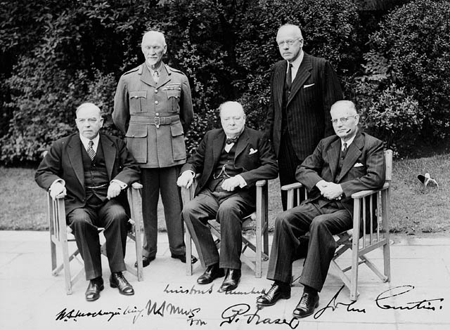 The prime ministers of five members at the 1944 Commonwealth Prime Ministers' Conference. (L-R) Mackenzie King (Canada), Jan Smuts (South Africa), Winston Churchill (United Kingdom), Peter Fraser (New Zealand) and John Curtin (Australia)