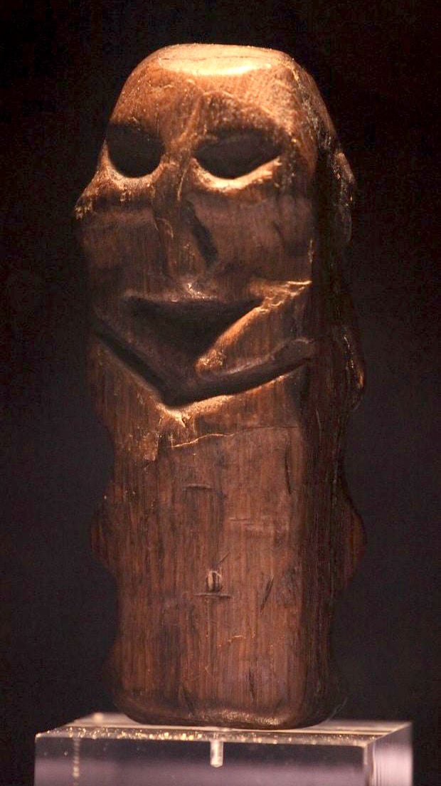 Oak figurine found in Willemstad (4500 BCE)
