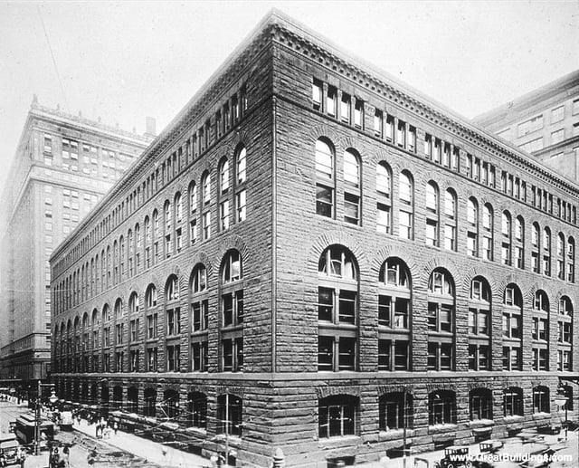 Marshall Field's Wholesale Store at Franklin Street, between Quincy and Adams Streets, designed by Henry Hobson Richardson, built 1887, razed c. 1930, view taken around 1890