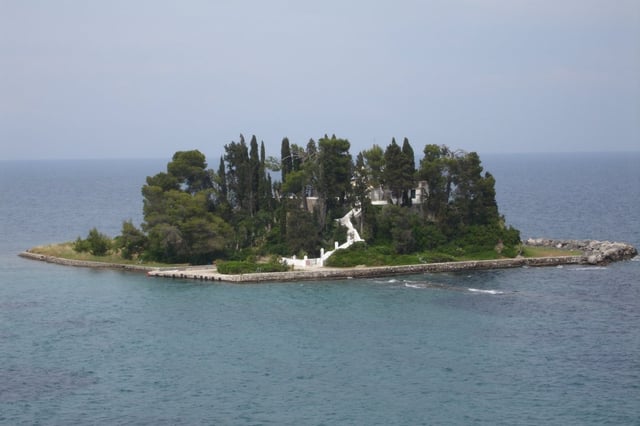 Pontikonisi island is home of the monastery of Pantokrator (Μοναστήρι του Παντοκράτορος). The Greek word Ποντικονήσι (pontikonissi) means “mouse island”; the white staircase of the monastery resembles from afar a mouse tail.