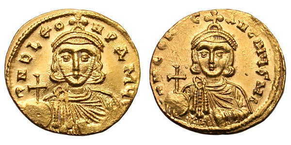 Gold solidus of Leo III (left), and his son and heir, Constantine V (right).