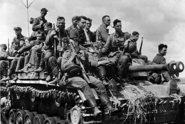 Großdeutschland Division soldiers, Kursk, July 1943