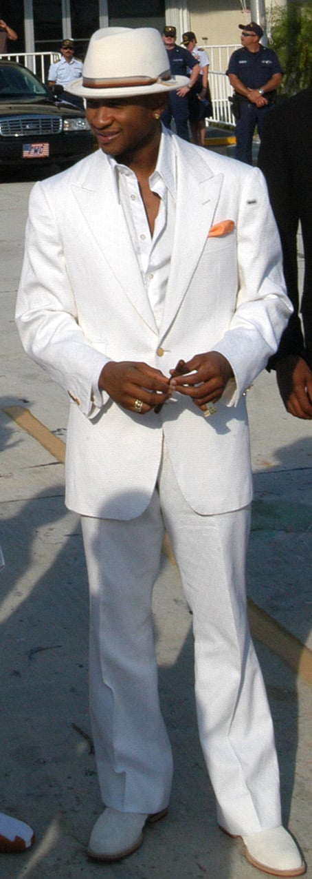 Usher arriving in Miami, Florida, to attend the 2004 MTV Video Music Awards