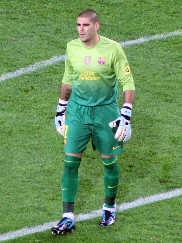 At Barcelona, Víctor Valdés was a typical ball-playing goalkeeper or sweeper-keeper of Cruyff's Barçajax (Barça-Ajax) school of football.