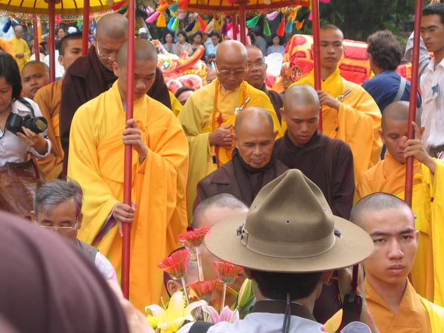 Thích Nhất Hạnh during a ceremony in Da Nang on his 2007 trip to Vietnam