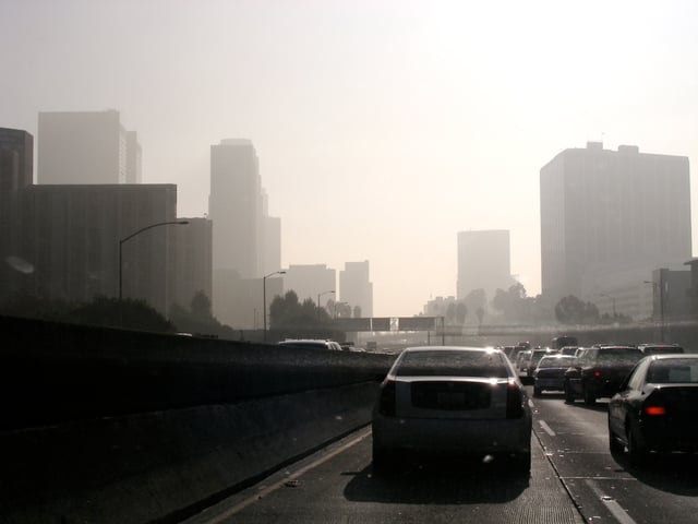 Air pollution along Pasadena Highway in Los Angeles