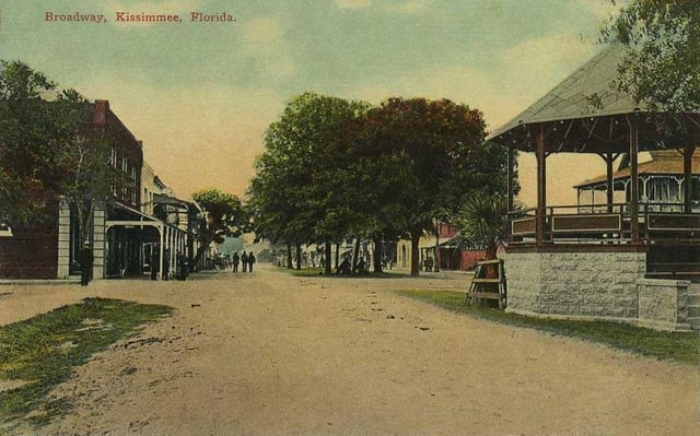 Broadway Avenue in c. 1912