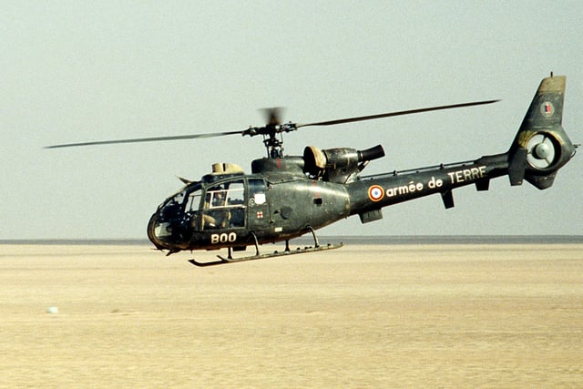 A French SA341F2 helicopter in the desert during Operation Desert Shield