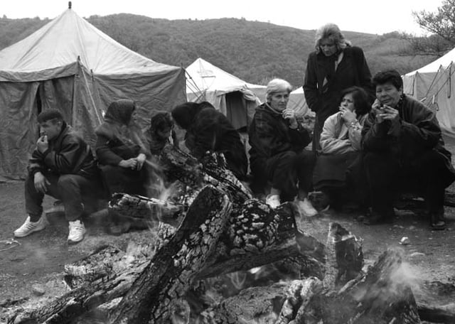 Kosovo Serb refugees in 1999